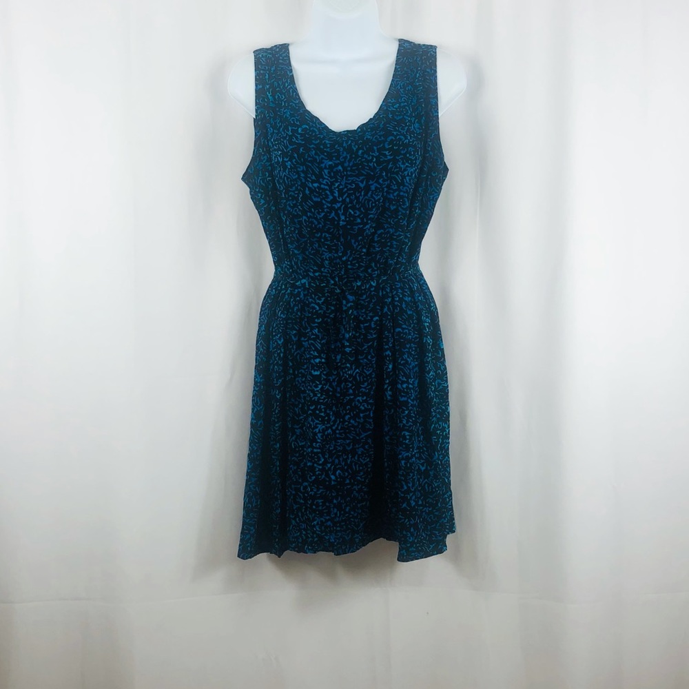 Kimberley’s Travels Rayon patterned sleeveless mini shift dress L